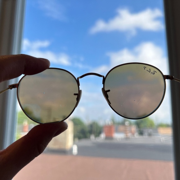 Ray-Ban RB3447 Sunglasses - Gold/Blue Flash - Polarized Lenses - Chipped/Scratch - Picture 3 of 11